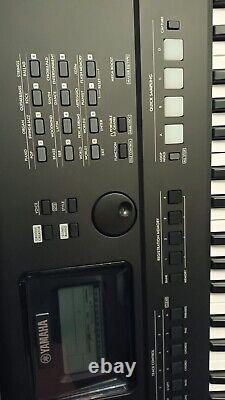 Yamaha PSR-EW425 76-Key Portable Digital Keyboard Black, complete with Stand