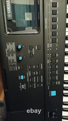 Yamaha PSR-EW425 76-Key Portable Digital Keyboard Black, complete with Stand