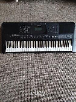Yamaha PSR E-463 Electric Keyboard Bundle portable in good used condition